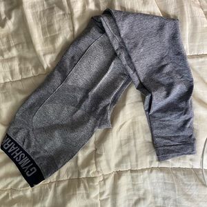 Gym shark leggings